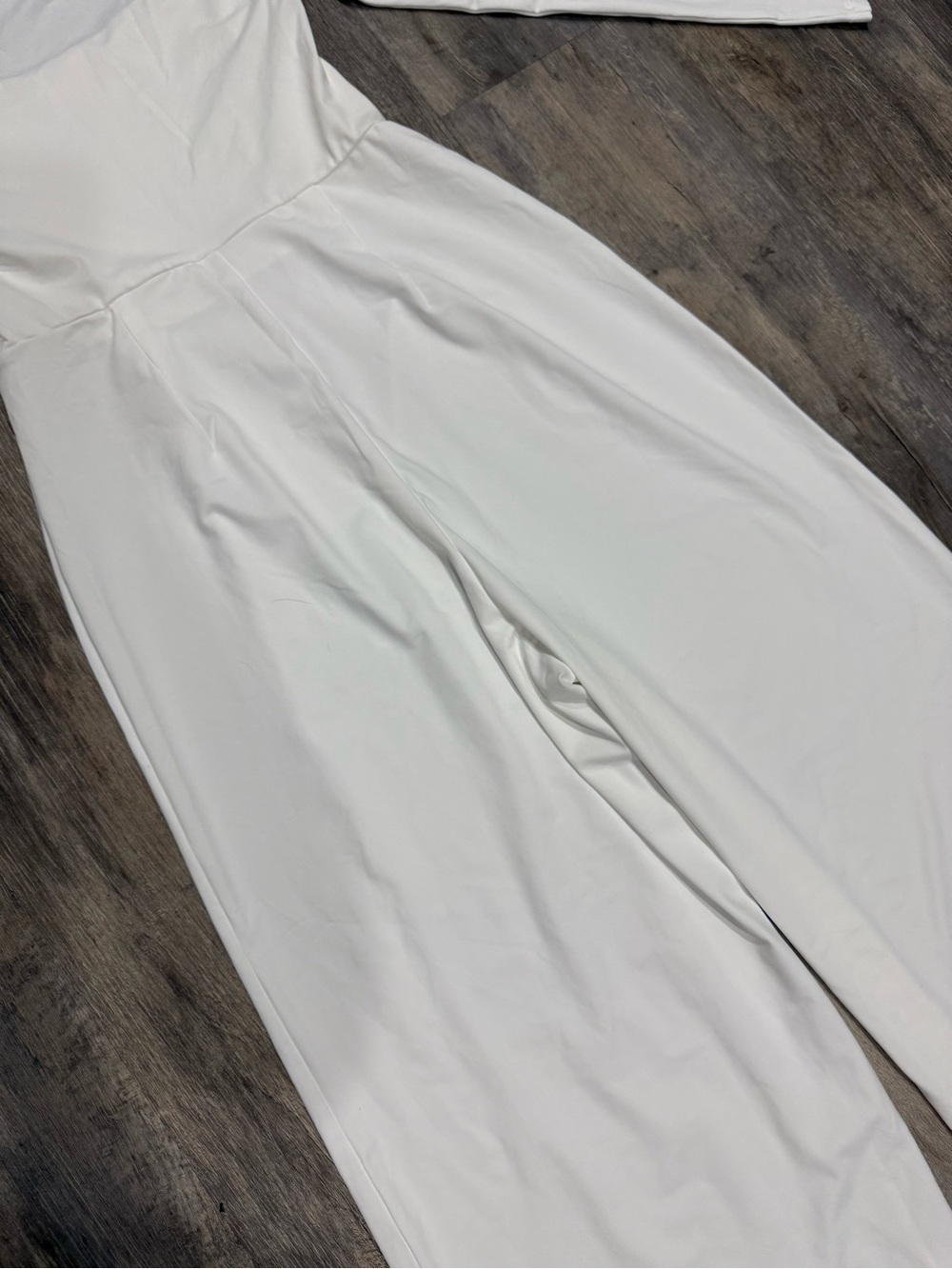 HALARA White Long-Sleeve Wide-Leg Jumpsuit - Picture 11 of 12